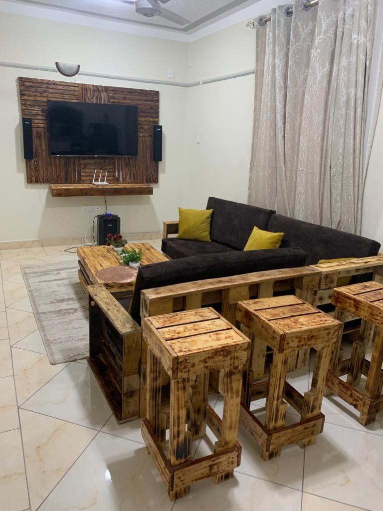 Kc Homes Tours &Travels Mombasa Extérieur photo